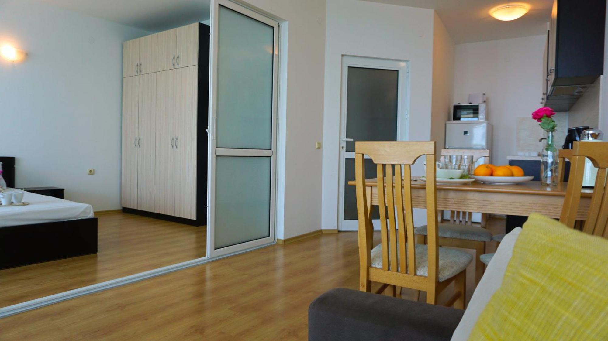 Плажни Апартаменти Силвър Бийч - Silver Beach Sea Apartments Byala  Bilik gambar